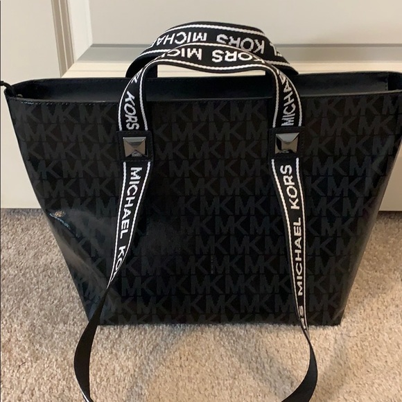 michael kors kallie
